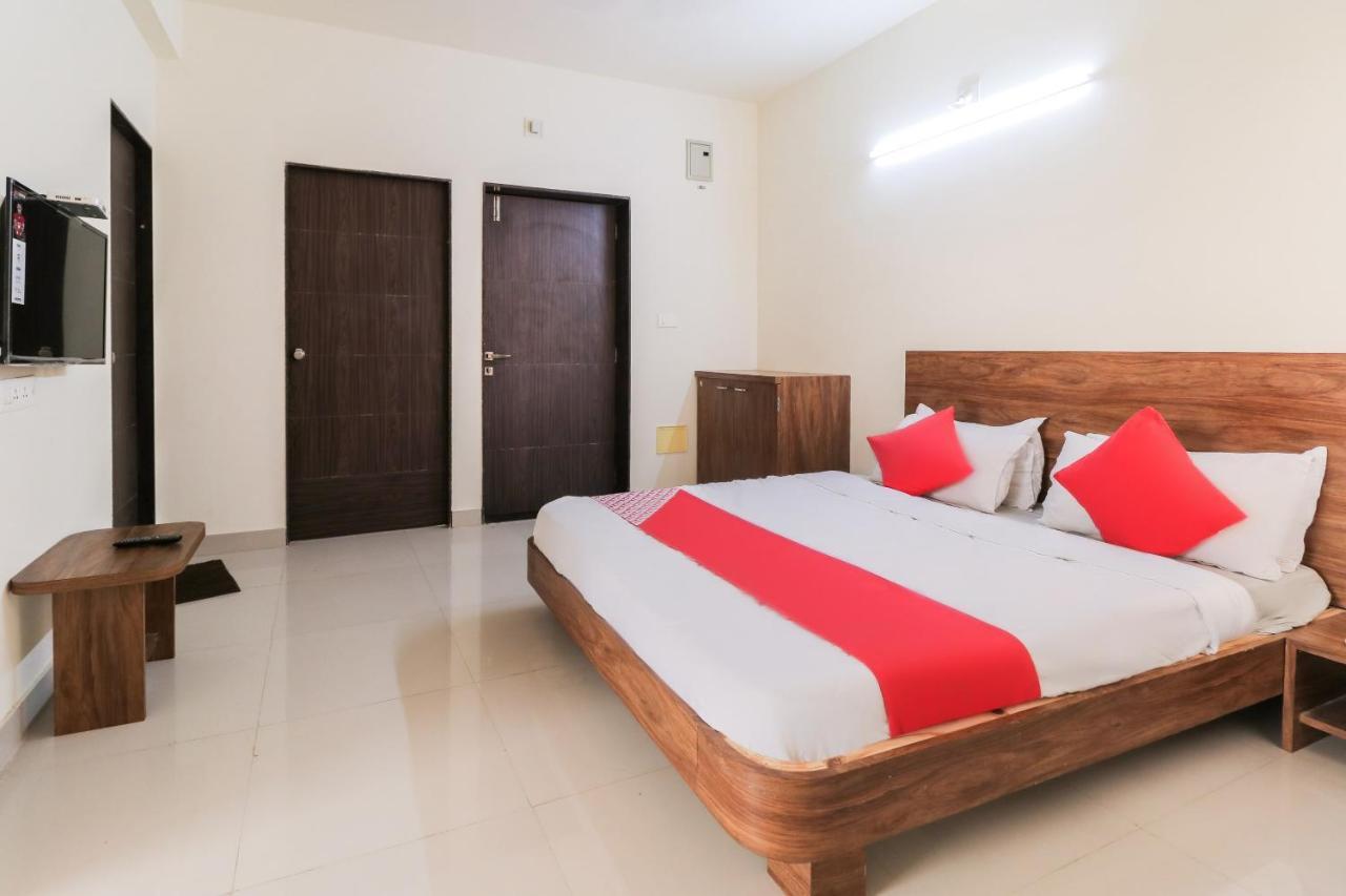 Oyo 63903 Hotel Shree Ram Villa Dwārka Dış mekan fotoğraf