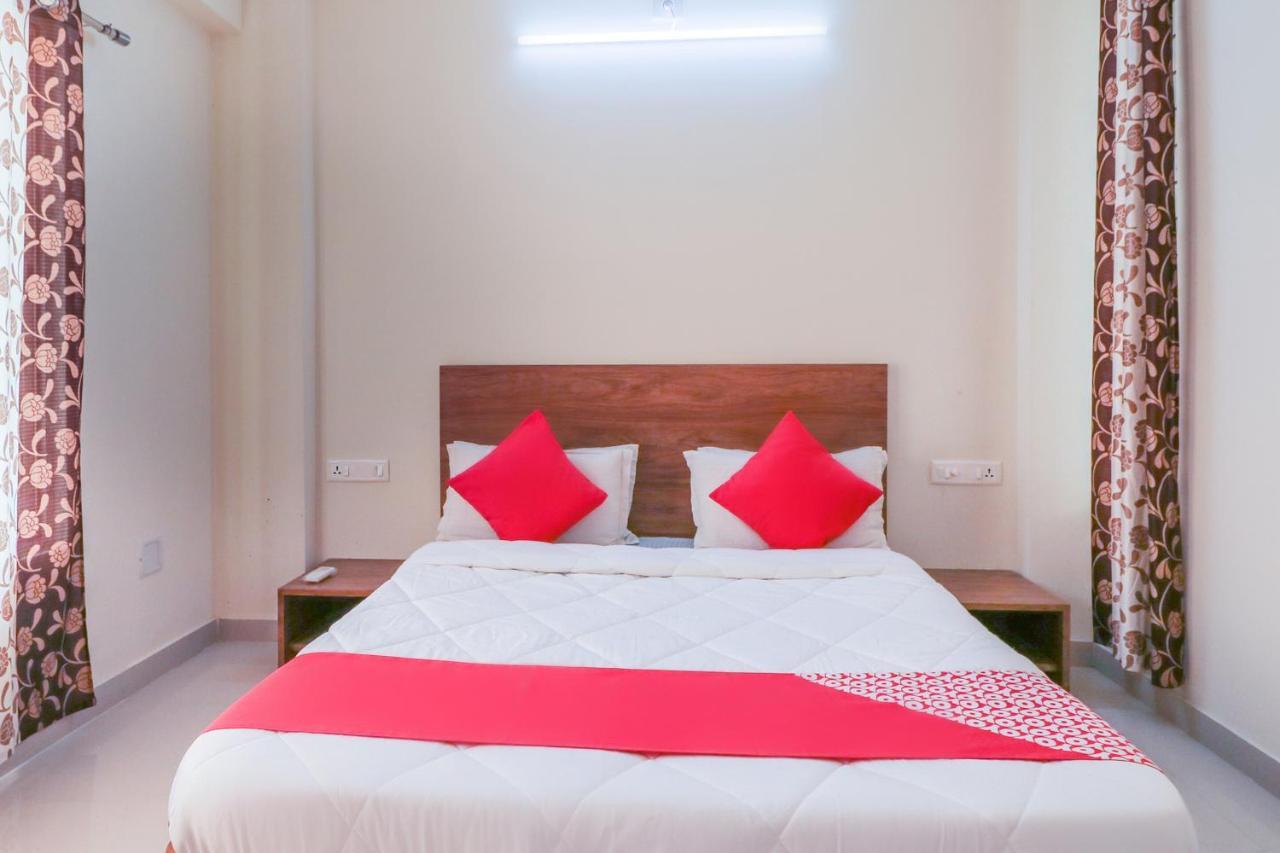 Oyo 63903 Hotel Shree Ram Villa Dwārka Dış mekan fotoğraf