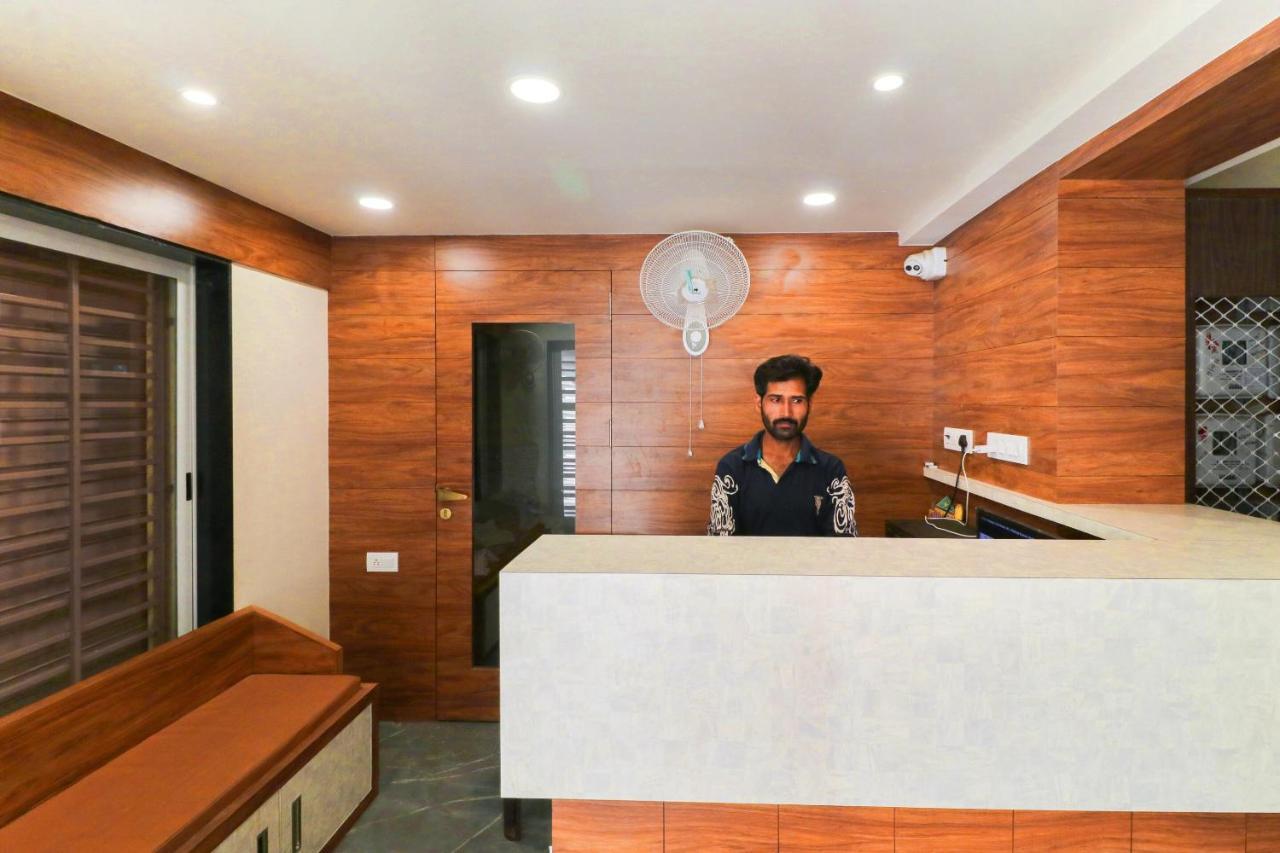Oyo 63903 Hotel Shree Ram Villa Dwārka Dış mekan fotoğraf