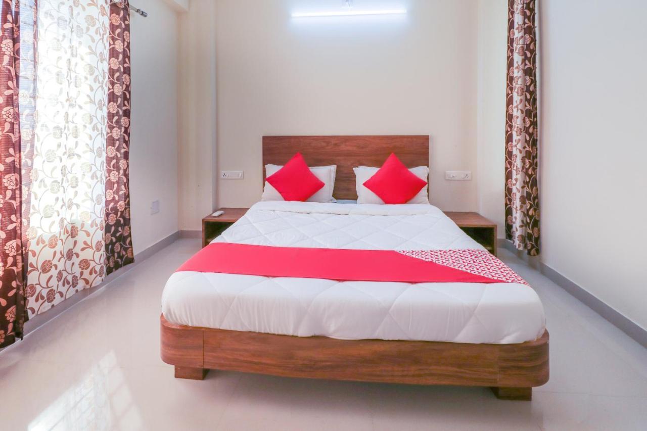 Oyo 63903 Hotel Shree Ram Villa Dwārka Oda fotoğraf