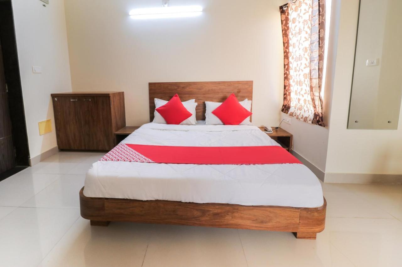 Oyo 63903 Hotel Shree Ram Villa Dwārka Dış mekan fotoğraf