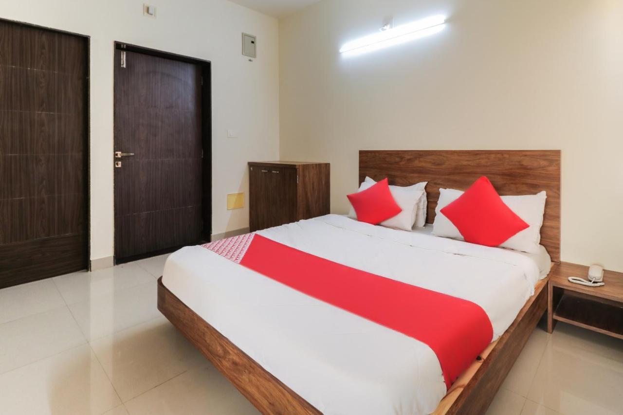 Oyo 63903 Hotel Shree Ram Villa Dwārka Dış mekan fotoğraf